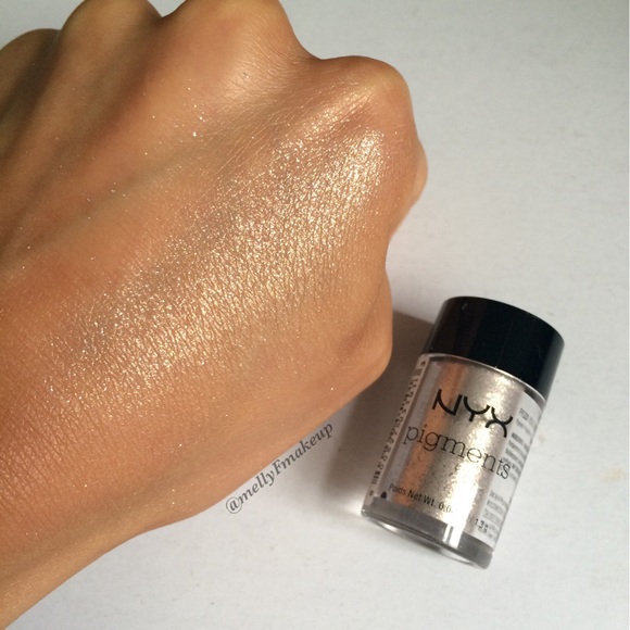 Nyx Pigment! Shade: Vegas Baby. - Picture 4 of 8